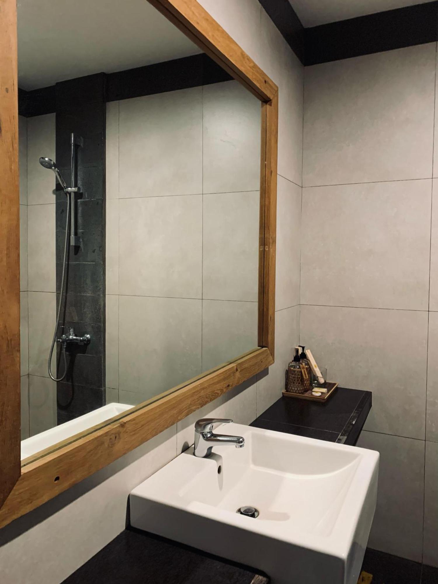 Uma Gati Aparthotel Cimenyan Ngoại thất bức ảnh